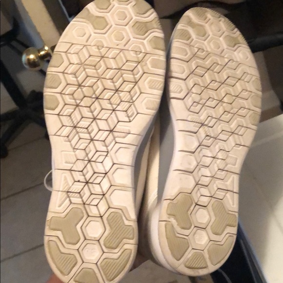 nike free sneakers - Picture 2 of 3